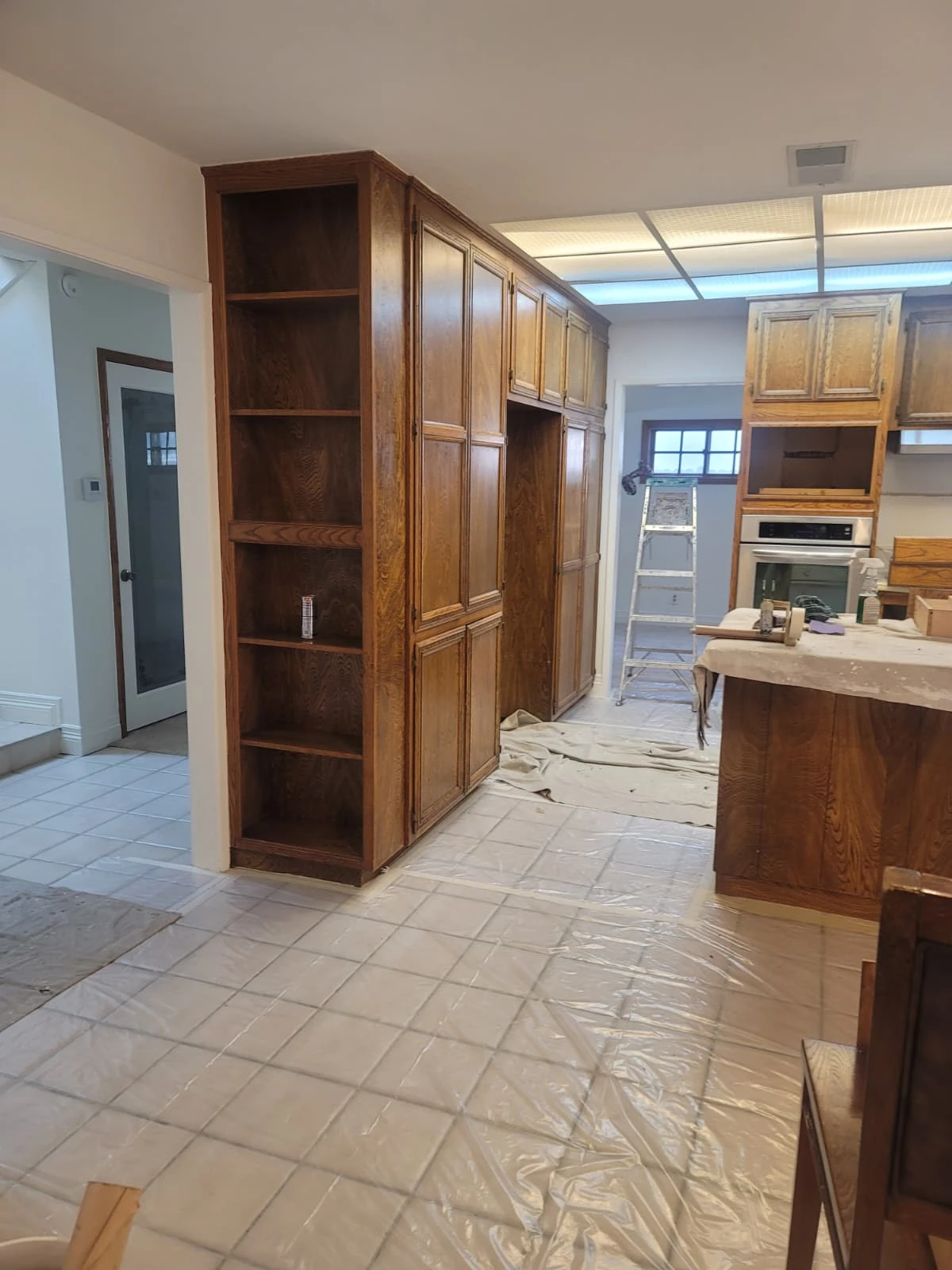 Kitchen cabinets before refinishing - View 1